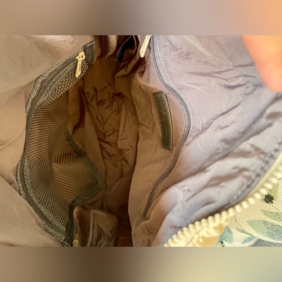 NWOT Urban Expressions Square Quilt Nylon Hobo Bag - Picture 6 of 7